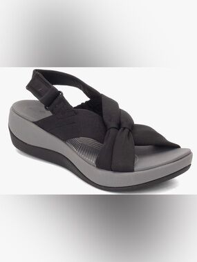 Clarks Women’s Cloudstepper Cushioned Summer Sandals for Beach Travel Walking 8